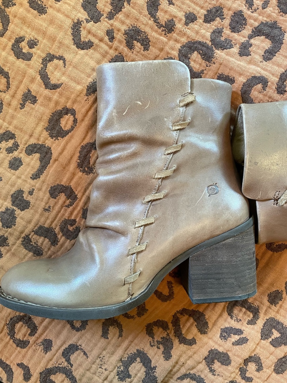 Born Leather 2.5” Heel Ankle Boots Like New Size 8.5